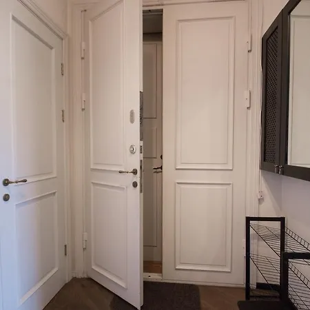 Old Sightseeing Apartment *